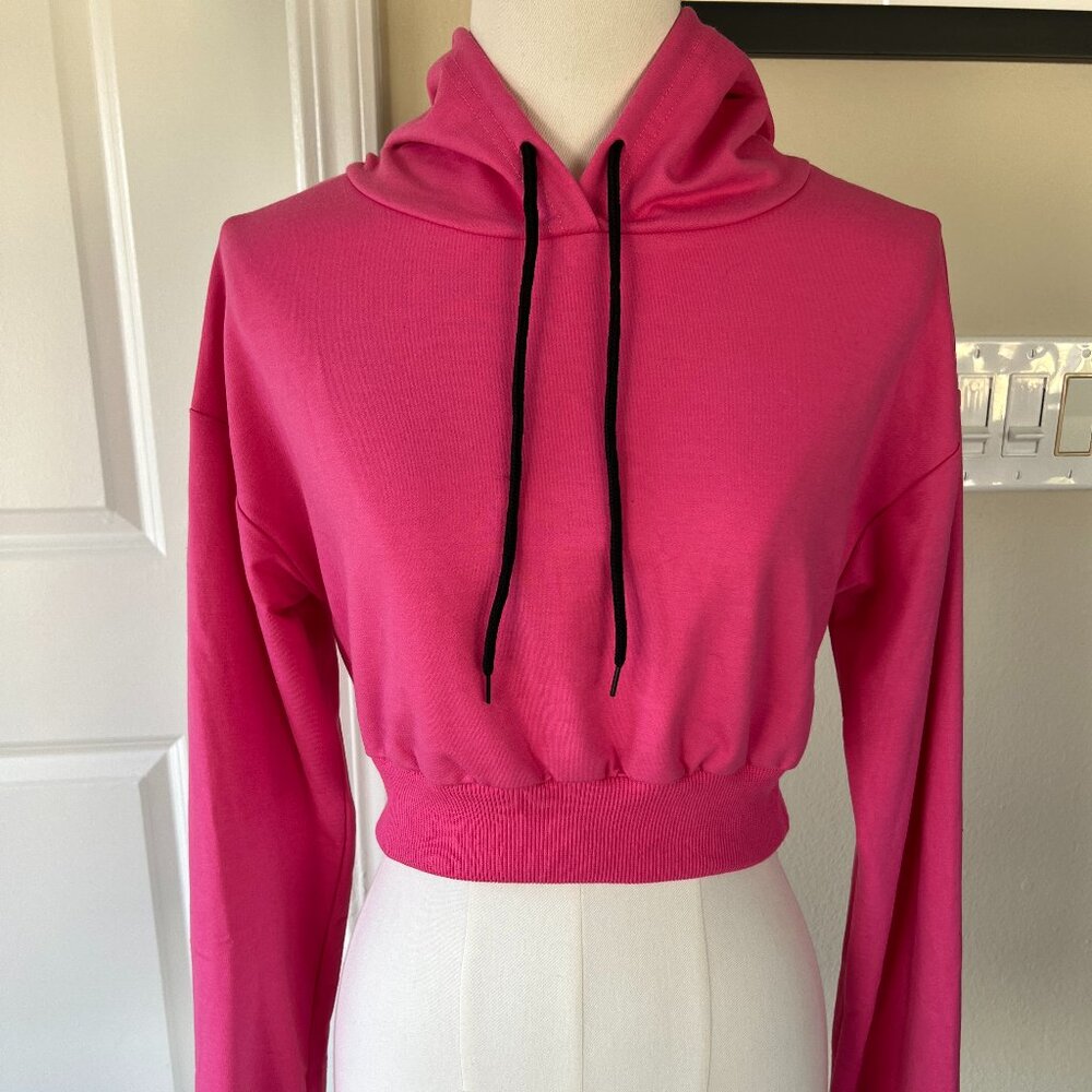 Cropped hot pink sweater, women's size smal, NWOT, excellent condition